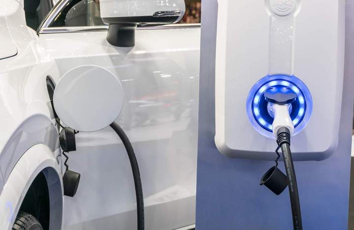 Installation et maintenance pour véhicules électriques.